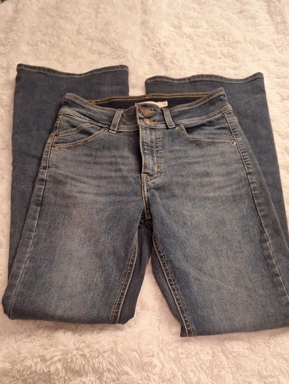 Levi's Women's Boot Cut Jeans in Medium Blue Denim